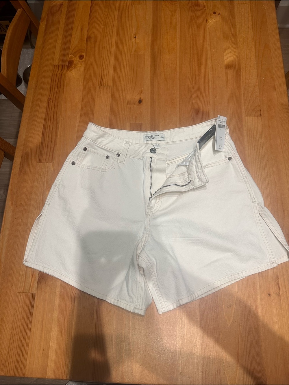 Abercrombie & Fitch White Women's Bermuda Shorts